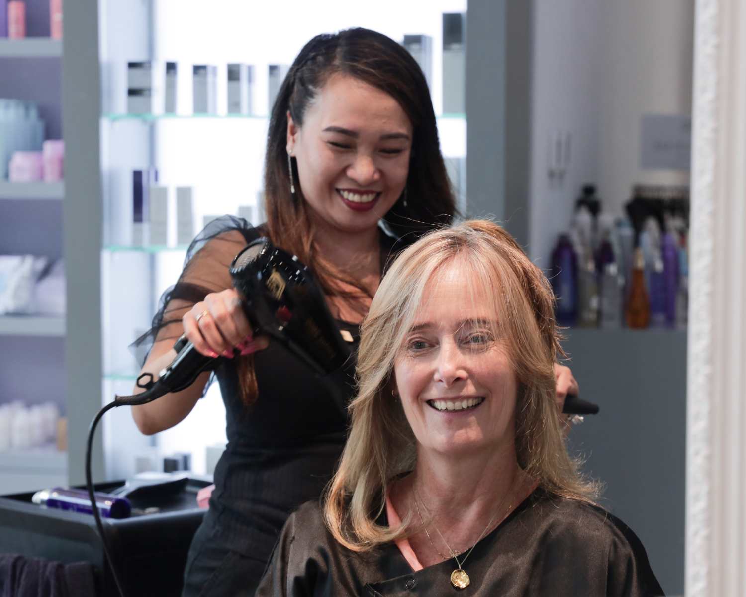 BOOK YUOR BLOW-DRY APPOINTMENT at Tara Rose Salon