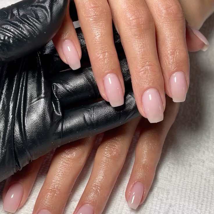 Book Your Manicure at Tara Rose Salon